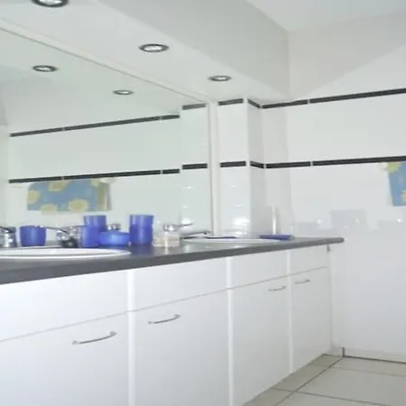 Apartment With Sea View In