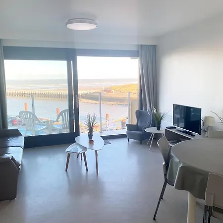 In With Sea View Terrace Apartment